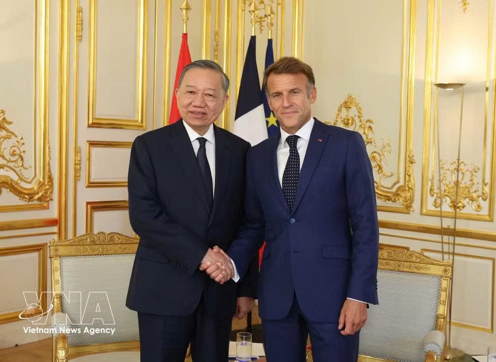 tong-bi-thu-chu-tich-nuoc-to-lam-va-tong-thong-phap-emmanuel-macron-gap-hep.jpg