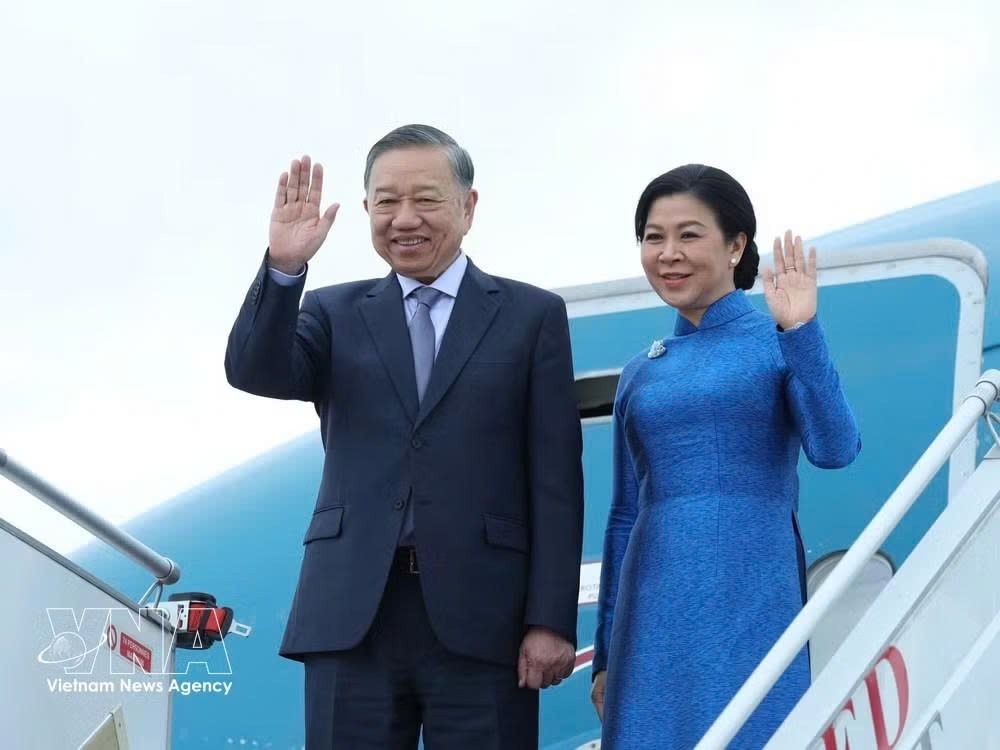 tong-bi-thu-chu-tich-nuoc-to-lam-va-phu-nhan-ket-thuc-tot-dep-chuyen-tham-phap.jpg