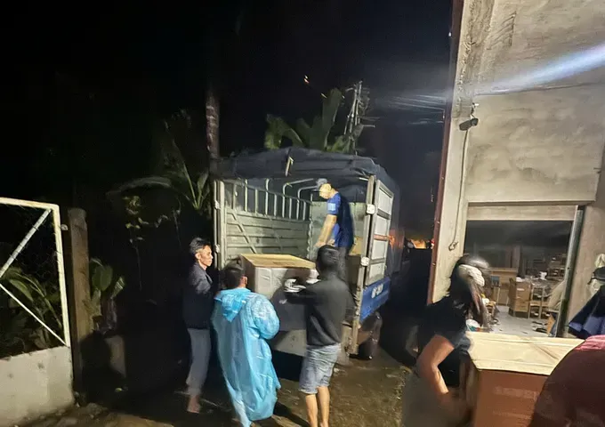 2-di dời khẩn cấp 397 người dân và nhiều đồ đạc.jpg