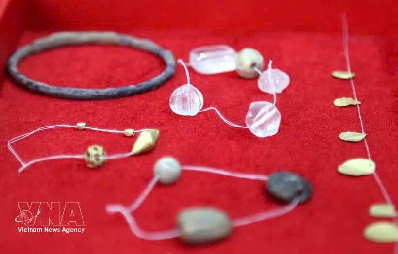 乂安省发现两座约1500年前砖墓及大量随葬品