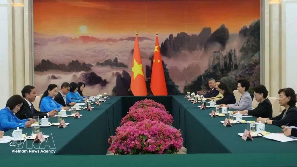 cung-co-giao-luu-hop-tac-giua-phu-nu-viet-nam-va-trung-quoc.jpg