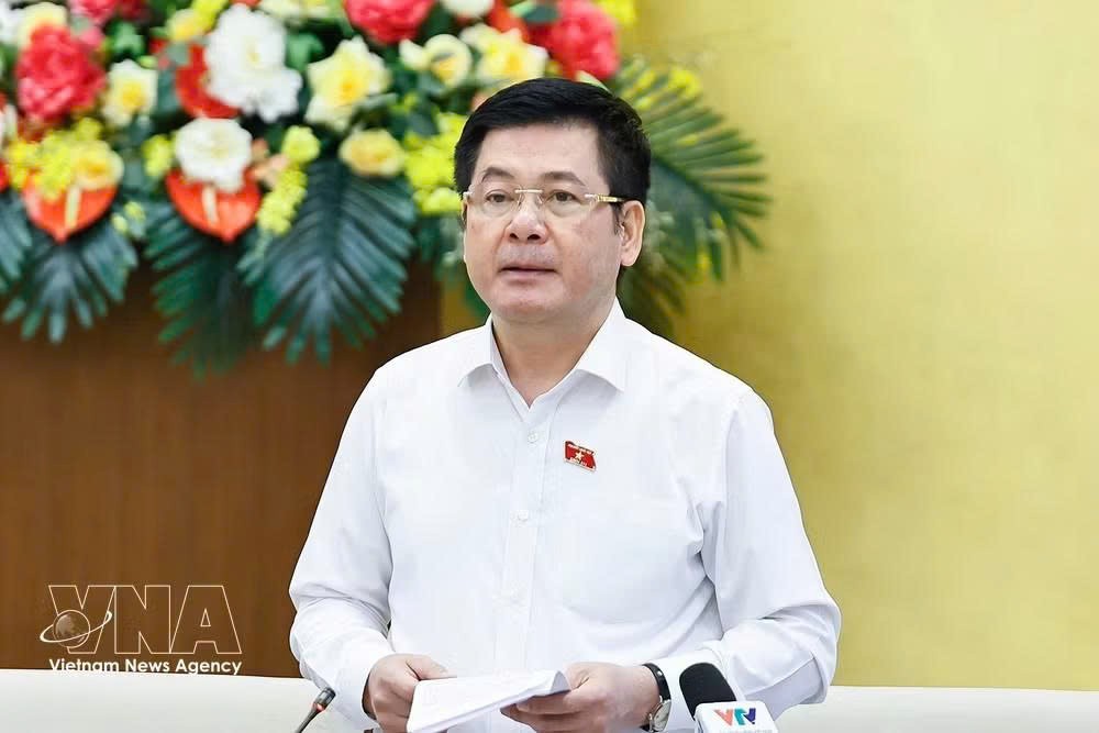 ubtv-quoc-hoi-cho-y-kien-ve-mot-so-du-an-luat-9037893-2.jpg