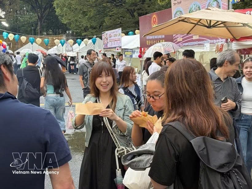 面包与咖啡是越南亲切且具有代表性的美食，在日本及世界各地日益深受青睐。图自越通社