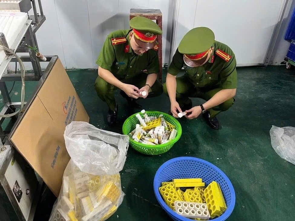 职能力量检查假冒食品。图自河内市公安厅