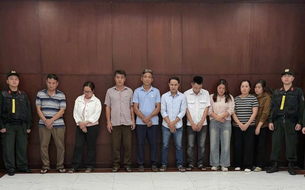 嫌犯在调查机关。图:胡志明市公安机关