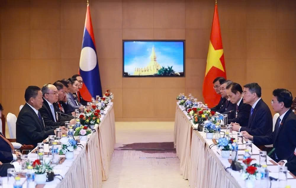 thu-tuong-le-minh-hung-tiep-lanh-dao-cac-to-chuc-chinh-tri-xa-hoi-cua-lao-3.jpg