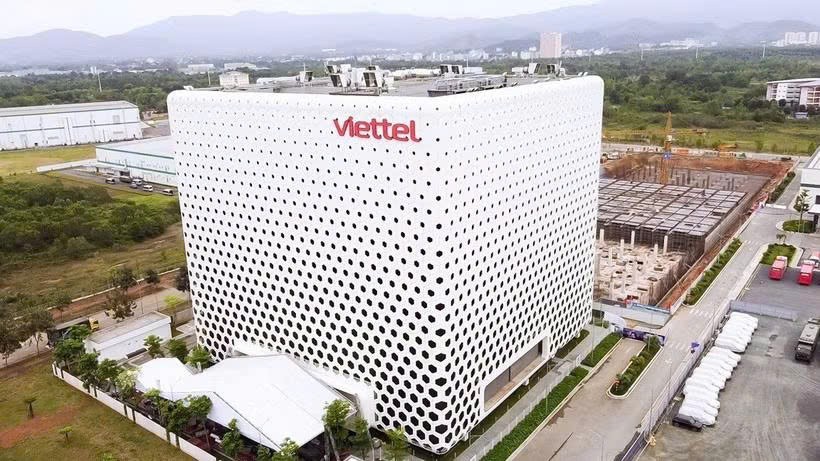 越南军用电子电信集团（Viettel）旗下IDC和乐数据中心的信息监控与运营中心（NOC）。Viettel供图