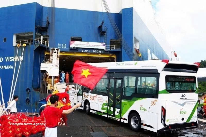 potal-ngay-doanh-nhan-viet-nam-1310-doanh-nhan-viet-nam-tien-phong-doi-moi-kien-tao-dong-luc-phat-trien-9075609-2.jpg