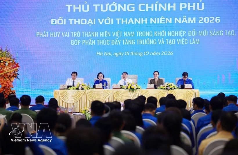 政府总理黎明兴出席2026年政府总理与越南青年对话活动。图自越通社