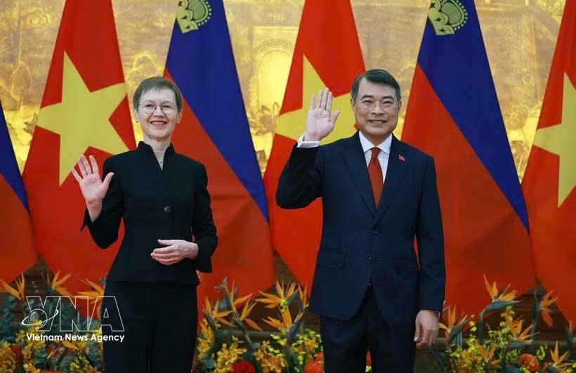 越南政府总理黎明兴和列支敦士登公国首相布丽吉特·哈斯。图自越通社