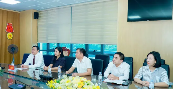 4- Lãnh đạo Ban Tuyên giáo Tỉnh ủy Nghệ An và các sở, ngành dự buổi lễ.jpg
