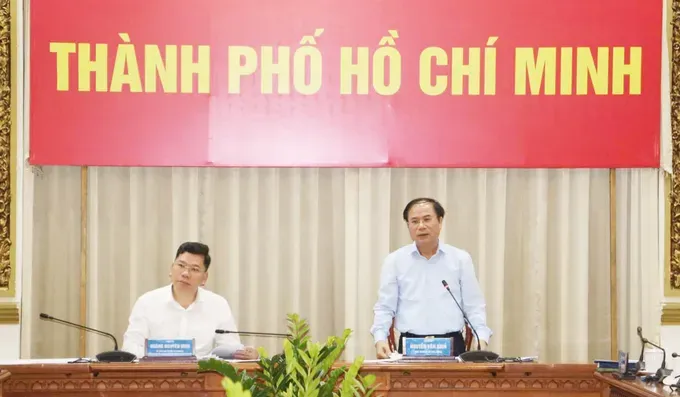 建设部副部长阮文生在工作会议上发言。图:清贤