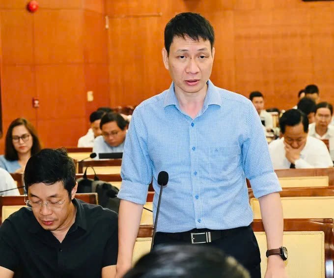 Giám đốc Sở Quy hoạch - Kiến trúc TPHCM phát biểu tại kỳ họp.jpg