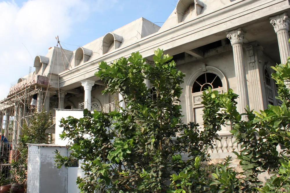 Chủ tịch xã bị kỷ luật vì để cha ruột xây dinh thự trái phép ảnh 2