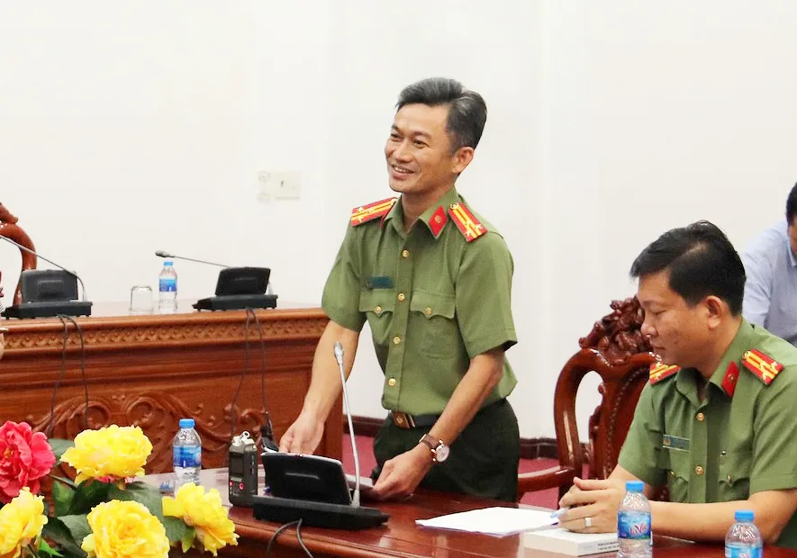 Số kim cương, đá quý, ngoại tệ trong vụ đổi 100 USD bị phạt 90 triệu đồng xử lý ra sao? ảnh 1