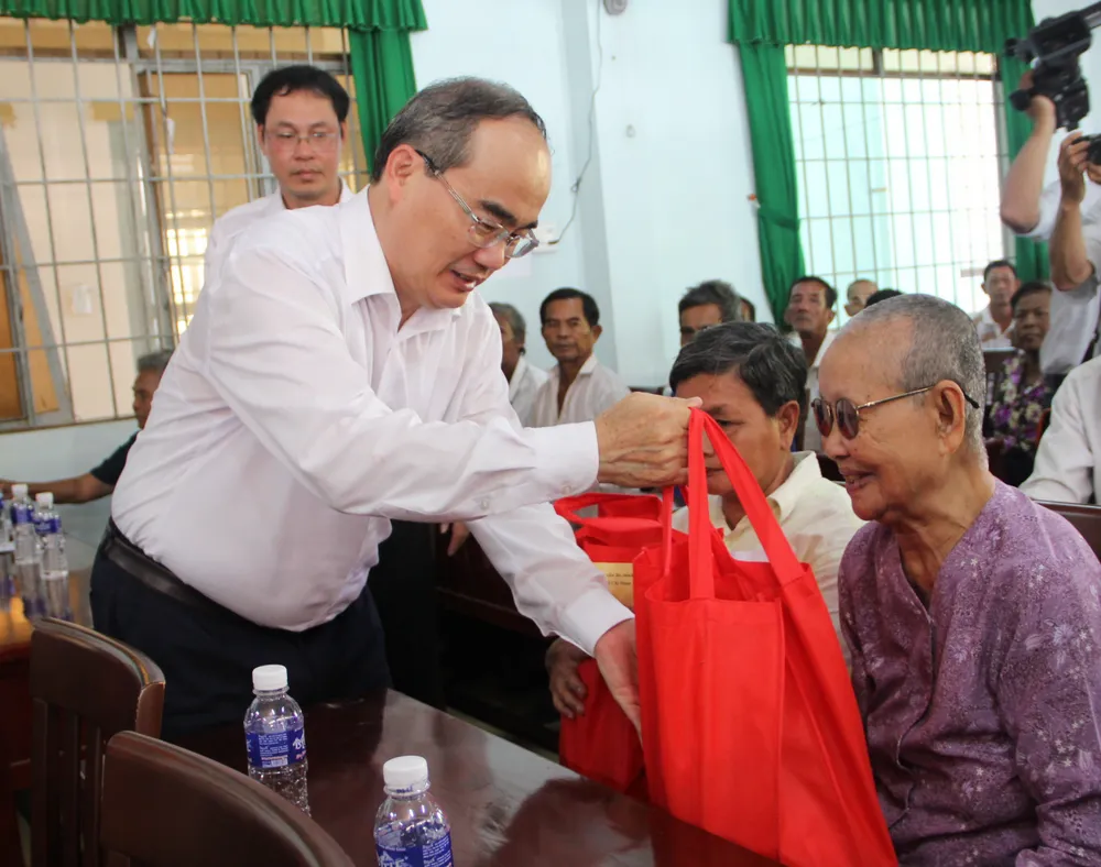 Bí thư Thành ủy TPHCM dự Ngày hội Đại đoàn kết toàn dân tộc tại Trà Vinh ảnh 7