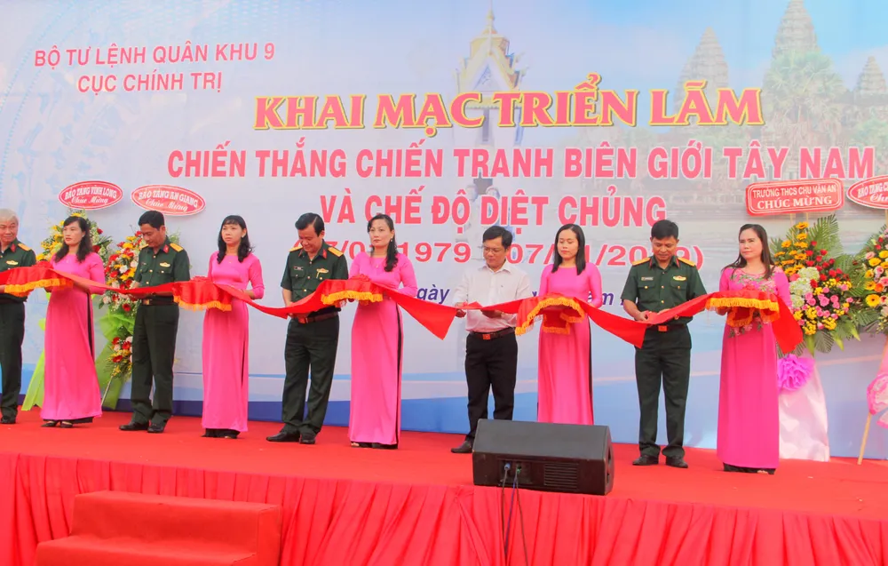 300 tư liệu, hiện vật quý tại triển lãm kỷ niệm 40 năm chiến tranh biên giới Tây Nam ảnh 1