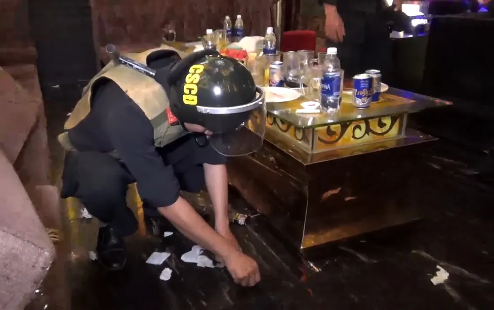 Phát hiện gần 40 người dương tính với ma túy tại quán karaoke lớn nhất TP Rạch Giá ảnh 2