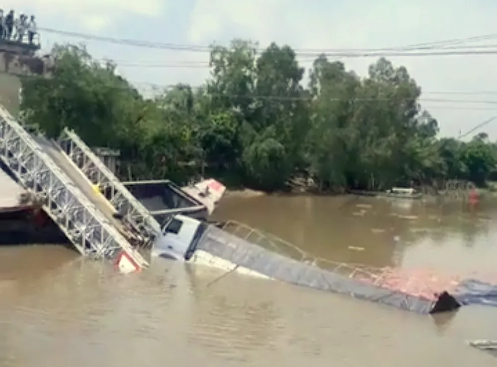 Đồng Tháp: Sập cầu Tân Nghĩa ảnh 2