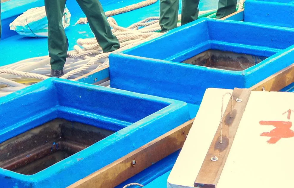 Sóc Trăng bắt tàu vận chuyển 100.000 lít dầu không rõ nguồn gốc ảnh 2