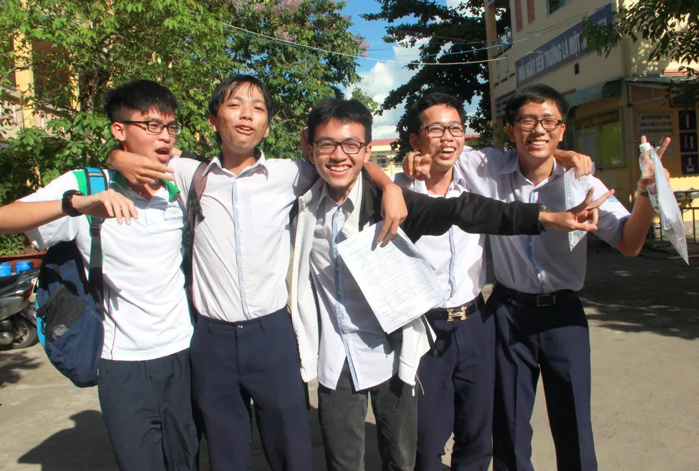 Thí sinh thở phào vì đề thi tiếng Anh dễ ảnh 5