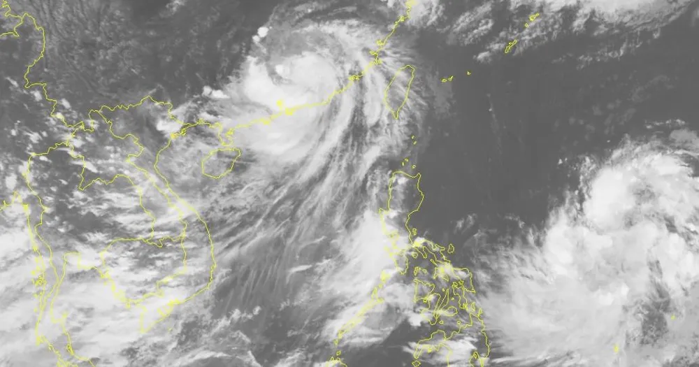Bão Bailu đổ bộ vào Trung Quốc suy yếu thành vùng áp thấp, Trung bộ nắng trở lại ảnh 2