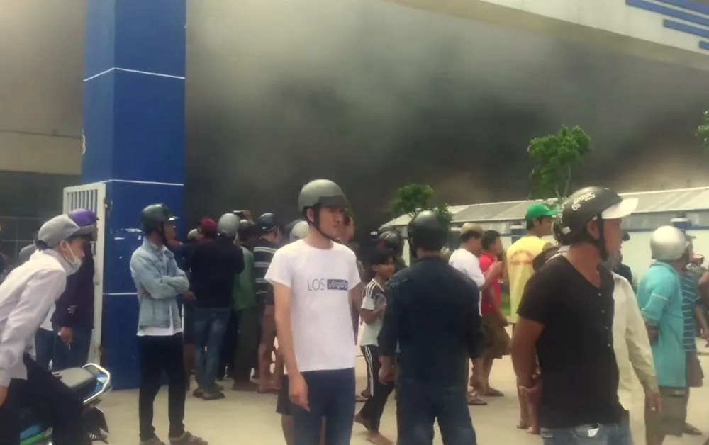 Cháy lớn tại Công ty may Nhà Bè Sóc Trăng ảnh 1