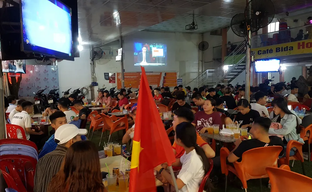 Tây Đô tưng bừng trước giờ bóng lăn ảnh 2