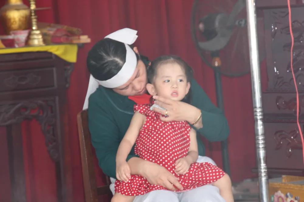 Thăng quân hàm cho đại úy công an tử vong lúc trực Tết ảnh 3