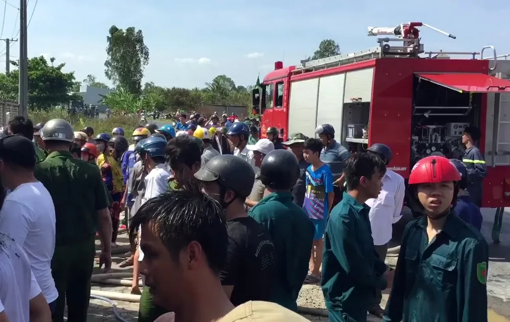 Sóc Trăng: Đại lý bao bì bốc cháy rồi lan qua 2 nhà lân cận ảnh 2