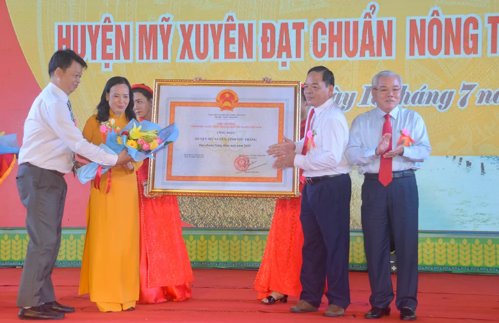 Huyện Mỹ Xuyên đạt chuẩn Nông thôn mới ảnh 2