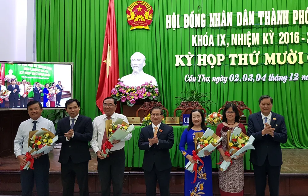 Cần Thơ có 3 tân Phó Chủ tịch UBND TP ảnh 2