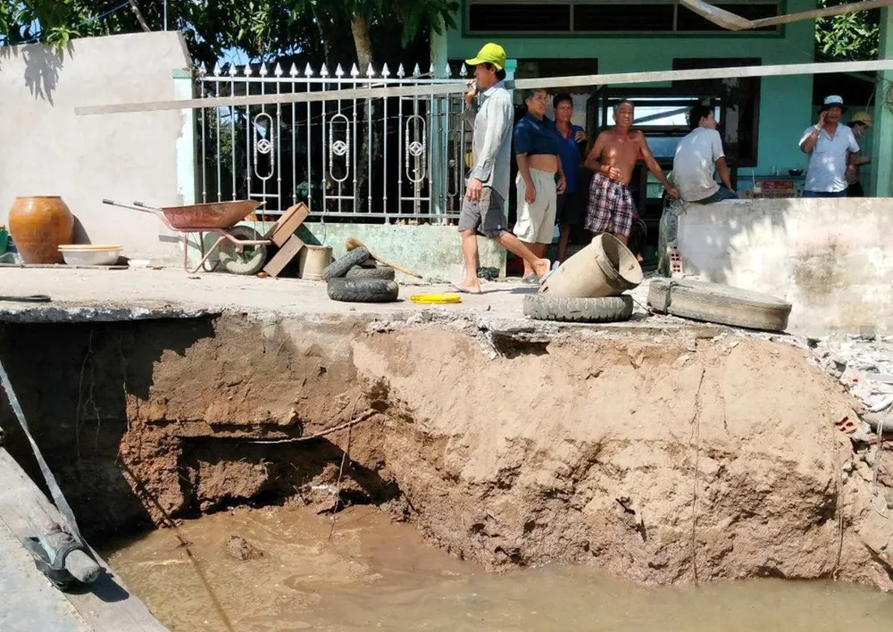 Sóc Trăng công bố tình huống khẩn cấp sạt lở các cồn trên sông Hậu ảnh 2