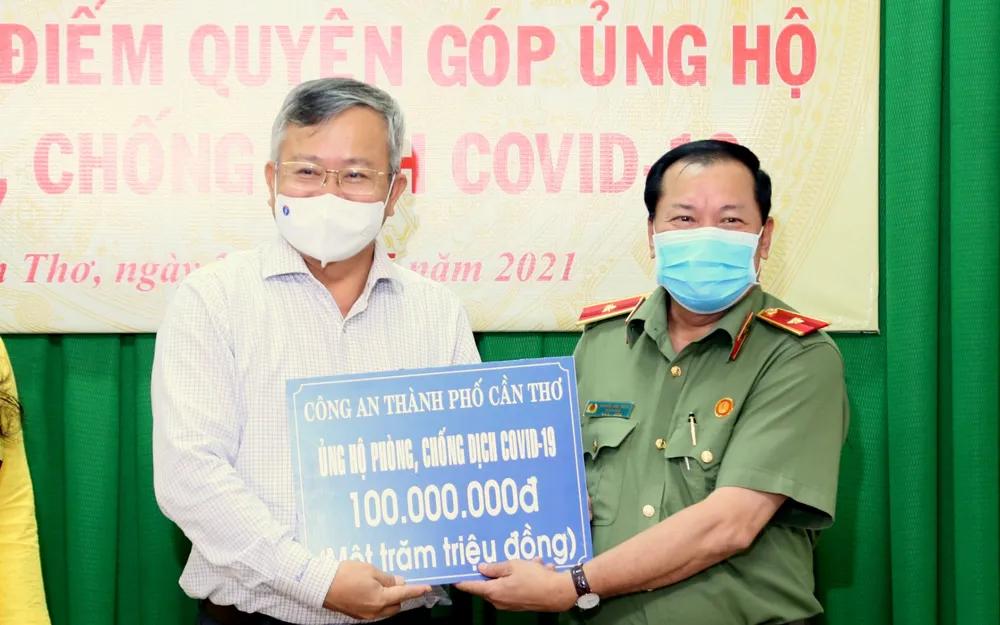 Cần Thơ tiếp nhận 1,9 tỷ đồng ủng hộ phòng chống dịch Covid-19 ảnh 2