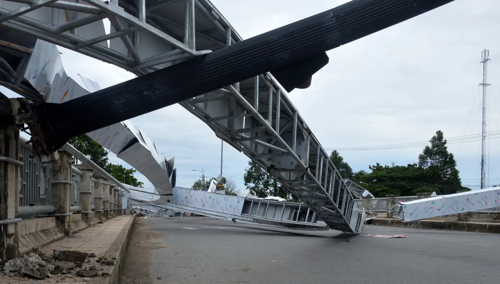 Sập toàn bộ khung thép trang trí cầu Maspero ở Sóc Trăng  ảnh 5