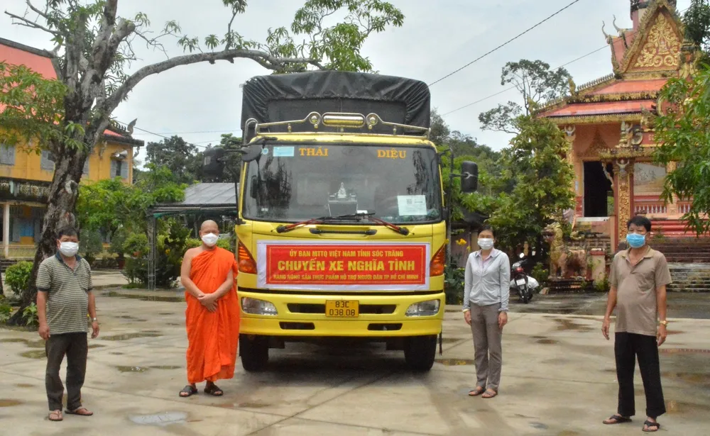  “Chuyến xe nghĩa tình” lần 6 với hơn 17 tấn hàng hỗ trợ người dân TPHCM ảnh 2