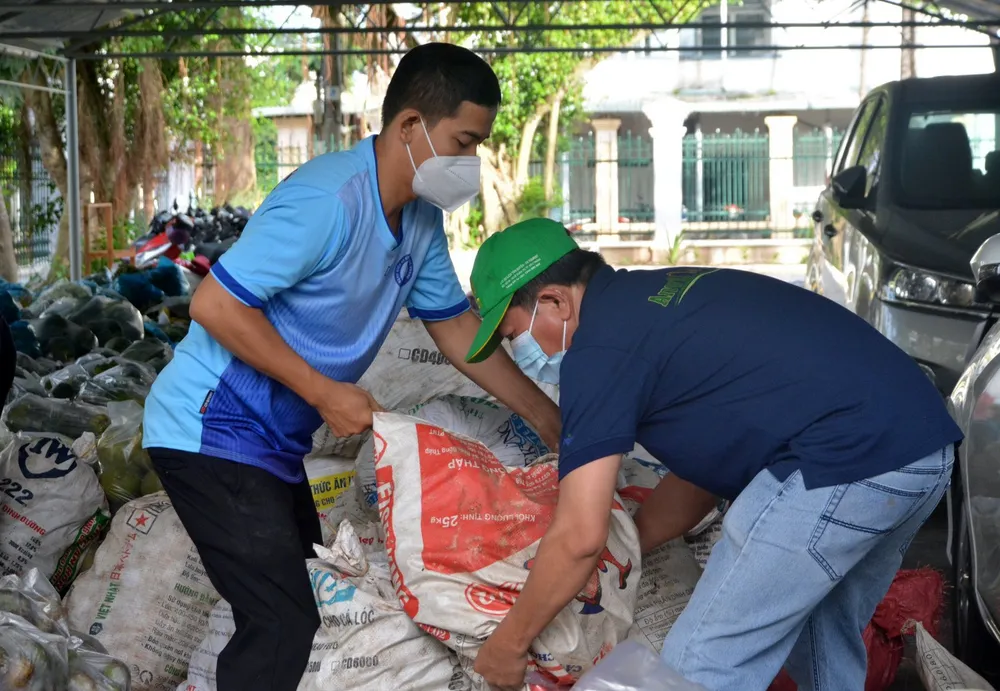 “Chuyến xe nghĩa tình” lần thứ 7 của Sóc Trăng đến với TPHCM ảnh 1