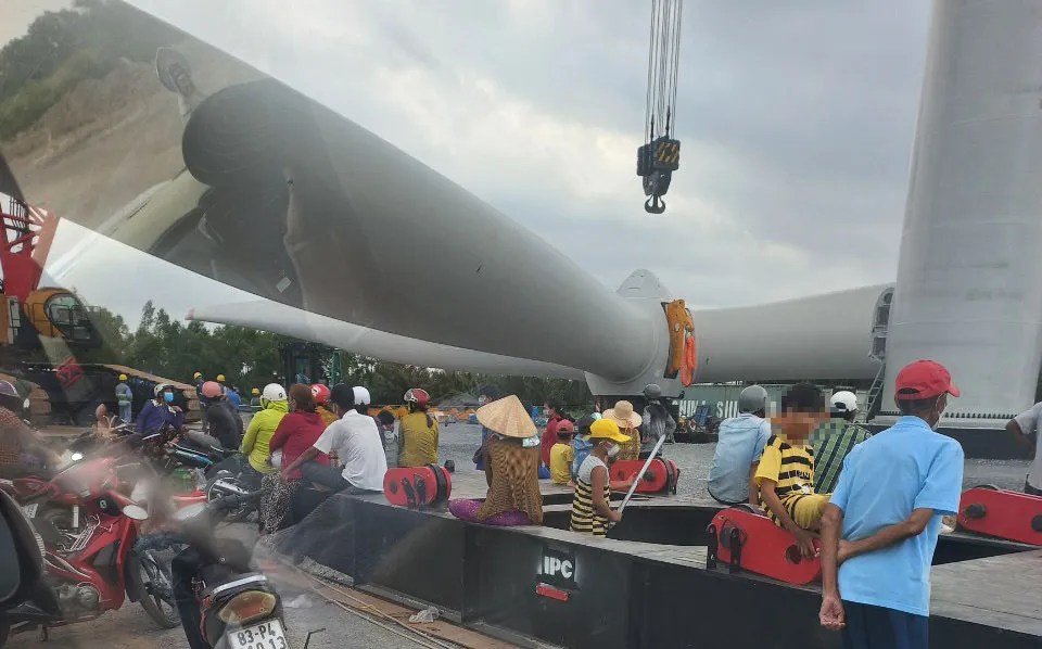 Sóc Trăng tháo gỡ các khó khăn, vướng mắc trong thi công điện gió ảnh 3