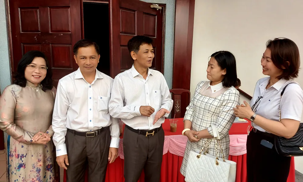 Lãnh đạo tỉnh Sóc Trăng trò chuyện với doanh nghiệp dịp đầu năm