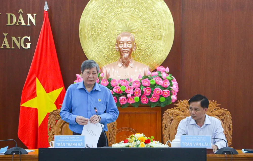 Ông Trần Thanh Hải, Phó Chủ tịch Tổng Liên đoàn Lao động Việt Nam phát biểu tại buổi làm việc với UBND tỉnh Sóc Trăng