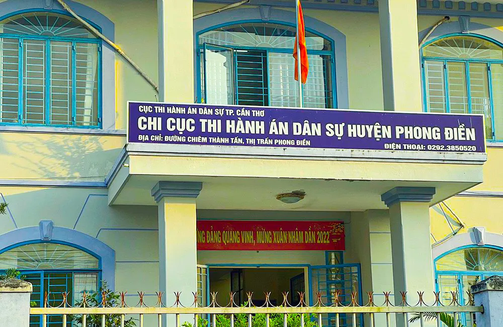 2 cán bộ tại Chi cục THADS huyện Phong Điền bị buộc thôi việc vì gây thất thoát trên 14 tỷ đồng