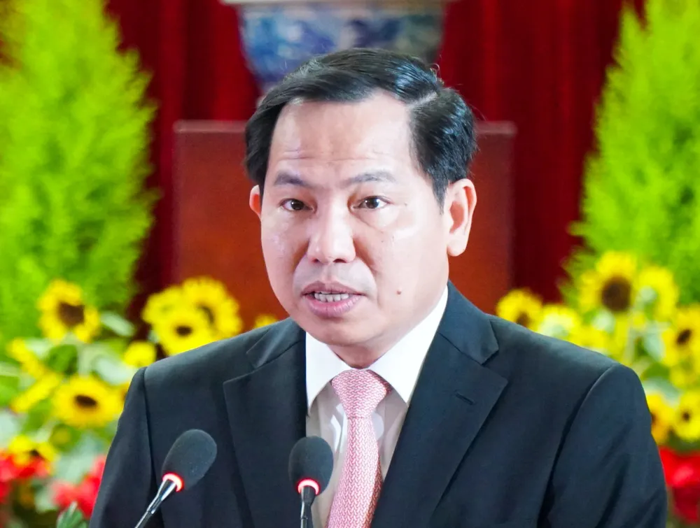 Đồng chí Lê Quang Mạnh, Ủy viên Trung ương Đảng, Bí thư Thành ủy, Trưởng đoàn Đại biểu Quốc hội TP Cần Thơ phát biểu tại buổi họp mặt