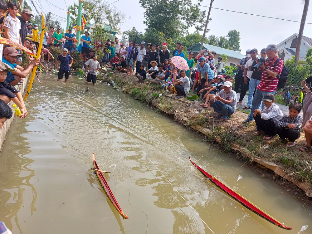 Nhiều người hào hứng tham gia, cổ vũ cho giải đấu