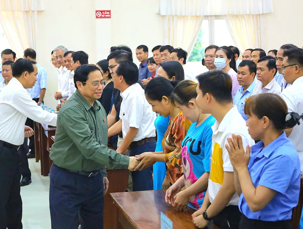 Thủ tướng Phạm Minh Chính gặp gỡ cử tri là công đoàn viên, người lao động Thủ tướng Phạm Minh Chính gặp gỡ cử tri là công đoàn viên, người lao động