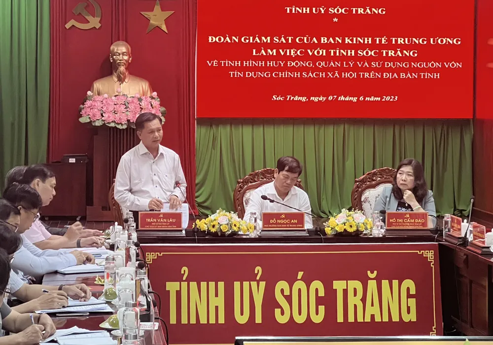 Quang cảnh buổi làm việc Quang cảnh buổi làm việc