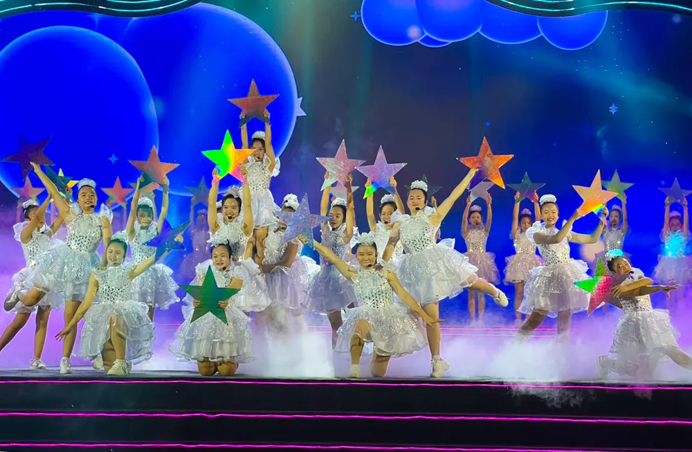 Các tiết mục biểu diễn sinh động của các cháu thiếu nhi tại Liên hoan