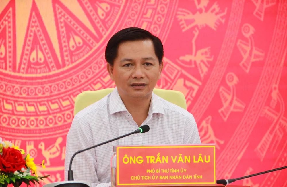 Chủ tịch UBND tỉnh Sóc Trăng Trần Văn Lâu tại buổi đối thoại