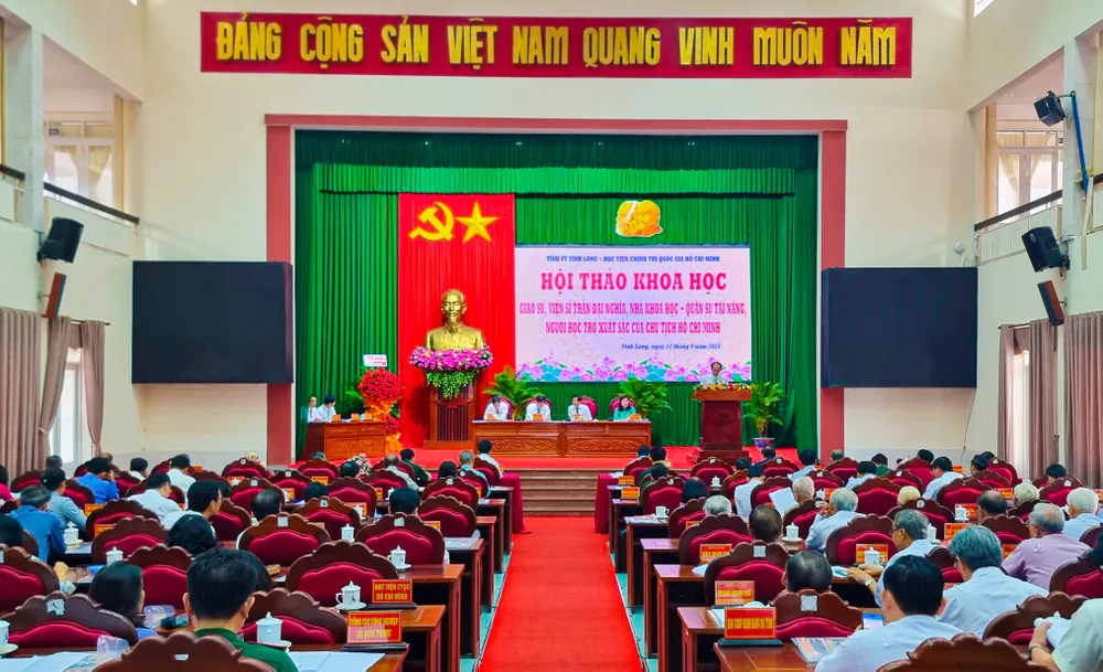 Đông đảo nhà khoa học, nhà nghiên cứu tham dự hội thảo khoa học về Giáo sư, Viện sĩ Trần Đại Nghĩa Đông đảo nhà khoa học, nhà nghiên cứu tham dự hội thảo khoa học về Giáo sư, Viện sĩ Trần Đại Nghĩa