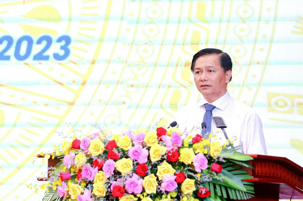 Ông Trần Văn Lâu, Chủ tịch UBND tỉnh Sóc Trăng