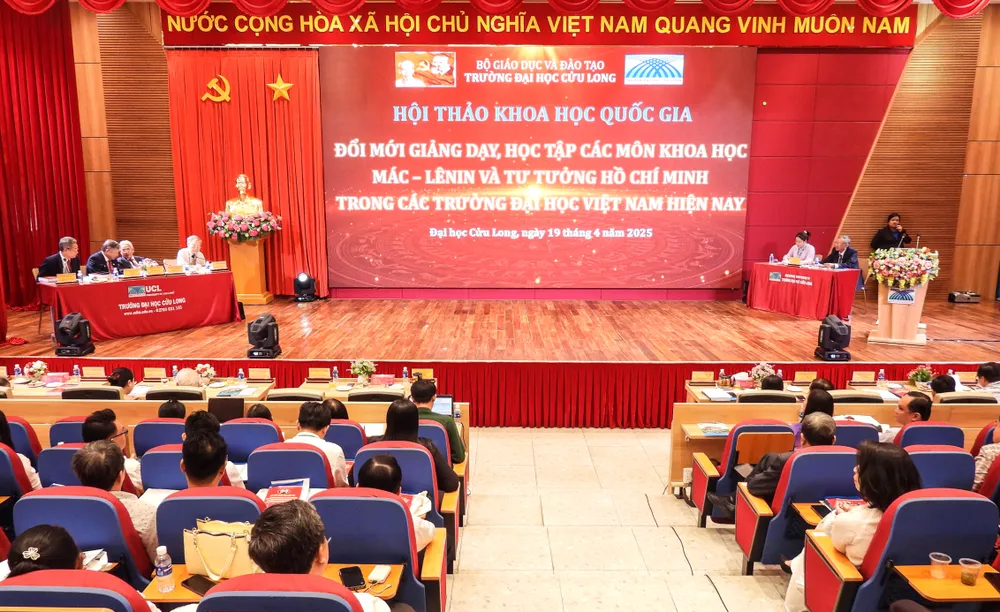 1 Quang cảnh Hội thảo.jpg